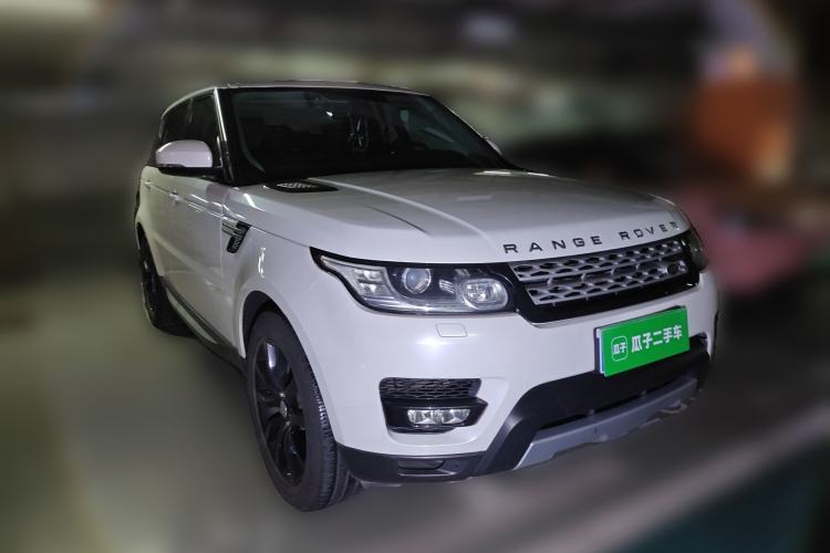 Used Land Rover Range Sport 2015 3.0 SC V6 HSE Front Right 45 Deg
