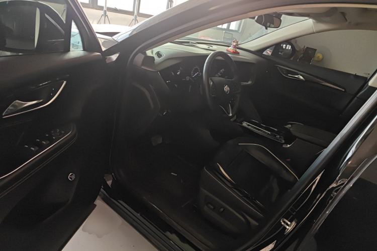 Used Buick Envision 2022 Facelift Encore S 652T Two-Wheel-Drive Luxury Model
