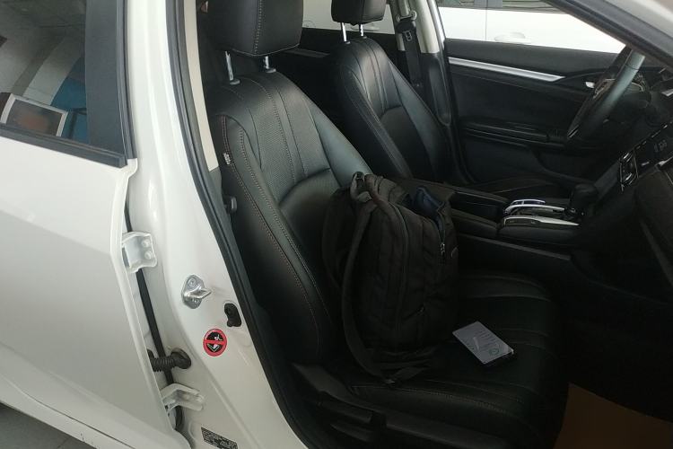 Used Honda Civic 2019 220TURBO CVT Dynamic Edition China VI Right Front Seat