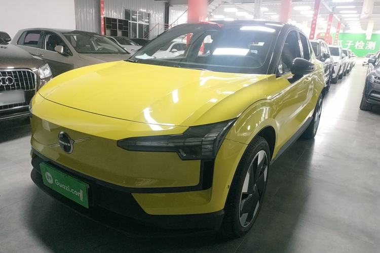 Used Volvo EX30 2025 Rear-Drive Long-Range Version Ultra