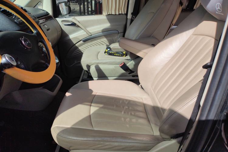 Used Mercedes-Benz Viano 2010 2.5L Luxury Edition
