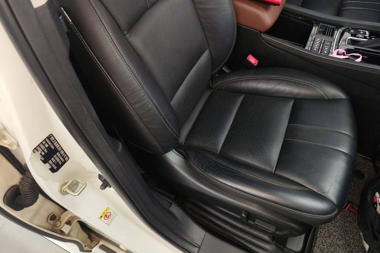 Used GAC Trumpchi GS8 2017 320T Two-Wheel Drive Luxury Smart Connectivity Version (7 Seats)
