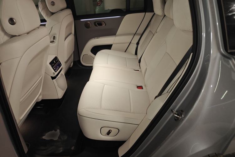 Used Li Auto i6 2025 Model Two-Wheel-Drive Standard Type Left Rear Seat