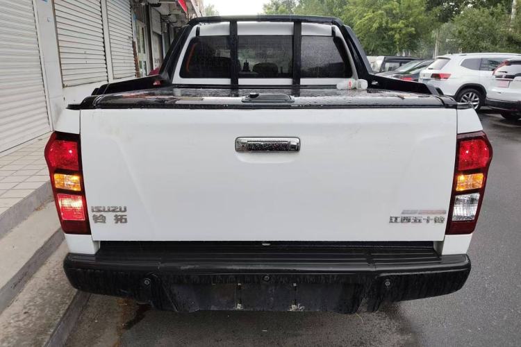 Used Isuzu D-MAX 2020 2.5T Two-Wheel Drive Automatic Navigation Version China VI Emission Standard Extended Length JE4D25Q6A