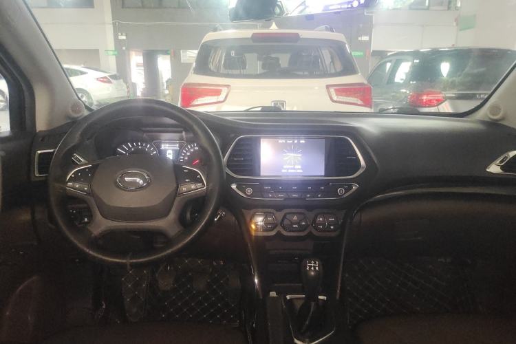 Used GAC Trumpchi GS4 2017 235T Manual Two-Wheel Drive Luxury Edition Center Console