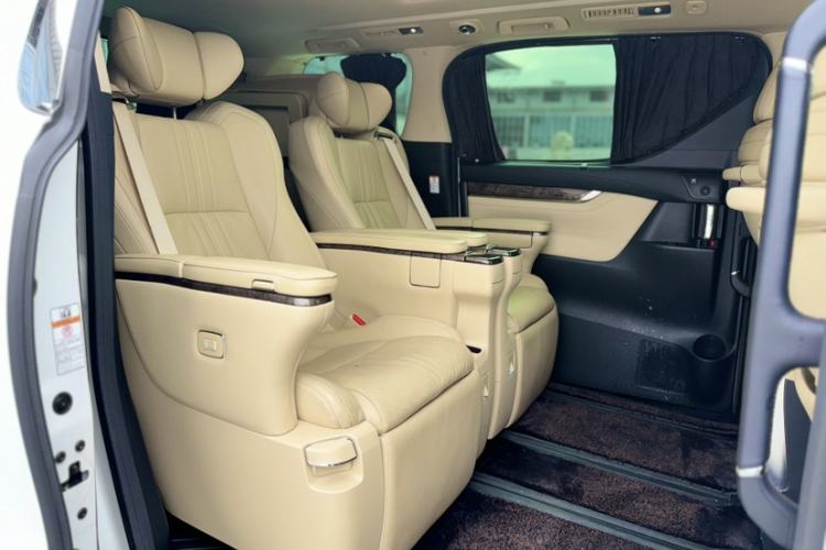 Used Toyota Vellfire 2021 Crown Dual-Engine 2.5L HV Supreme Edition Interior 6