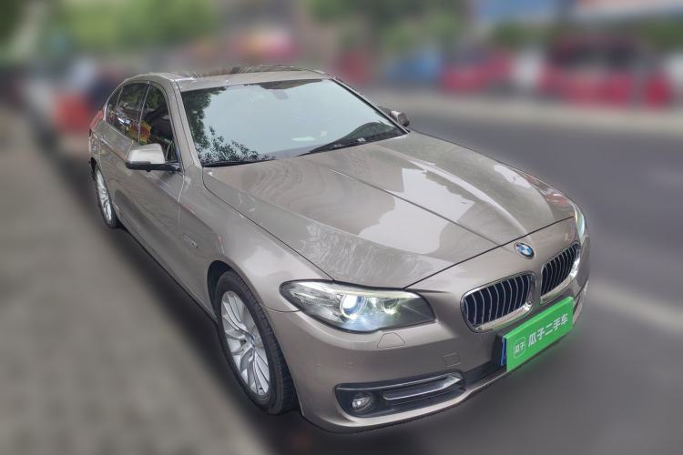 Used BMW 5 Series 2017 525Li Luxury Design Package Front Right 45 Deg