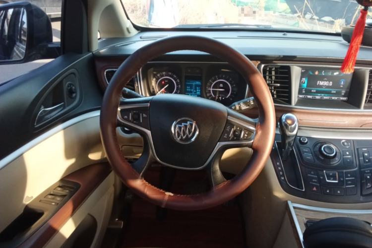 Used Buick GL8 2018 28T Luxury Model China VI Standard Steering Wheel