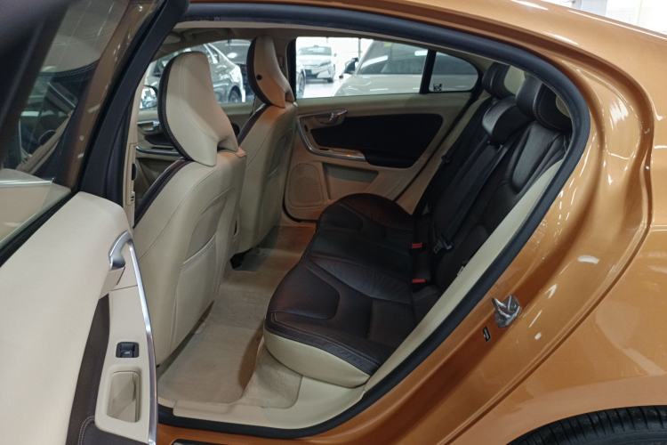 Used Volvo S60 2015 S60L 2.0T Zhiyuan Edition