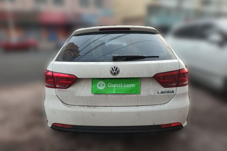 Used Volkswagen Gran Lavida 2013 1.6L Automatic Fashion Model
