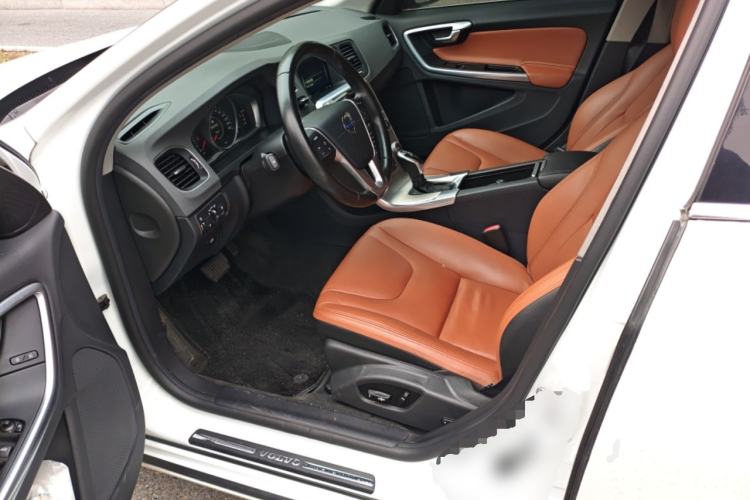 Used Volvo S60 2015 S60L 2.0T Zhiyuan Edition