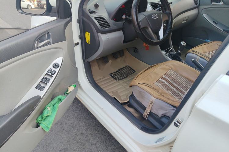 Used Hyundai Verna (older generation) 2014 1.4L Manual Smart GLS Trim
