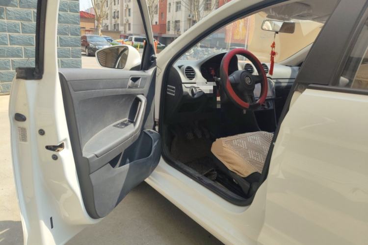 Used Volkswagen Jetta 2015 1.6L Manual Fashion Edition