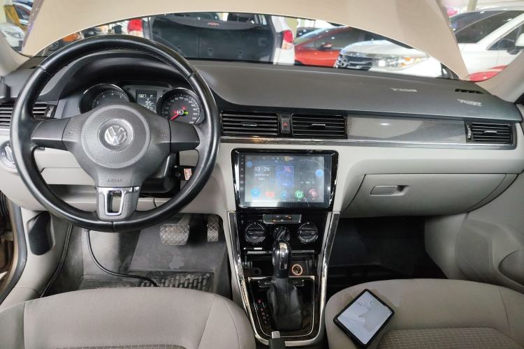 Used Volkswagen Bora 2015 Qihui Edition 1.6L Automatic Fashion Model
