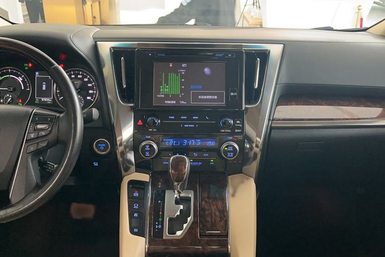 Used Toyota Alphard 2019 Dual-Engine 2.5L Luxury Edition
