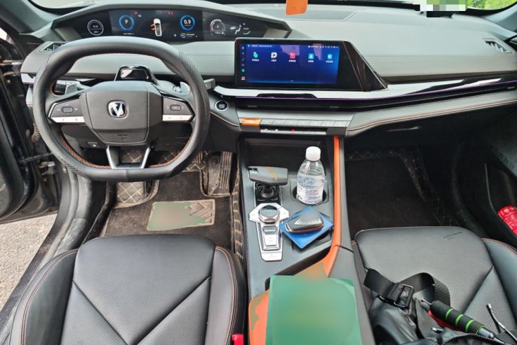 Used CHANGAN UNI-V 2022 1.5T Prestige Version Center Console