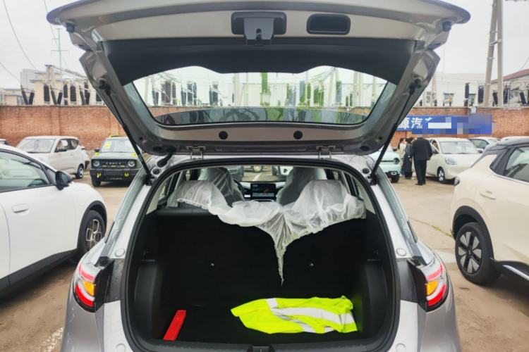 Used Geely Galaxy Geome 2026 Model 310km Youth Edition Trunk