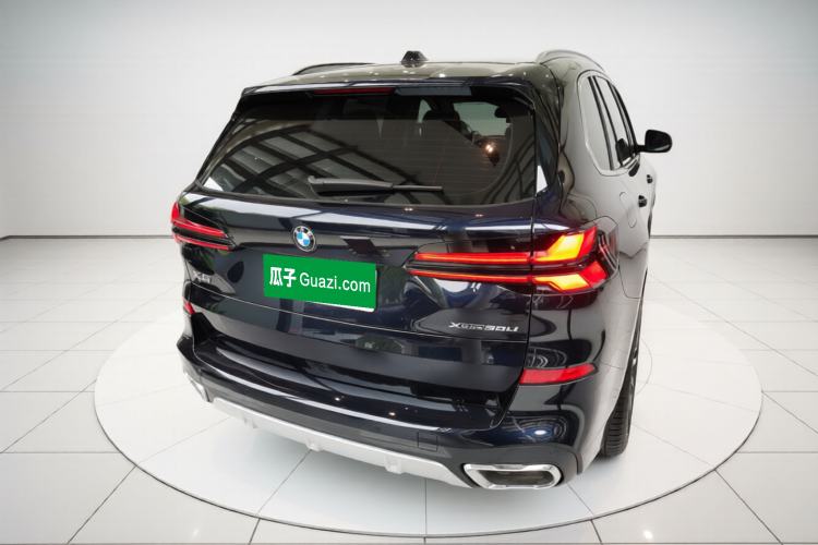 Used BMW X5 2023 xDrive 30Li Luxury M Sport Package Rear Right 45 Deg