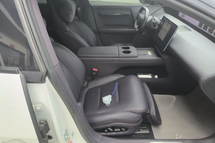 Used Avatr 06 2025 Ultra Pure Electric Edition Right Front Seat