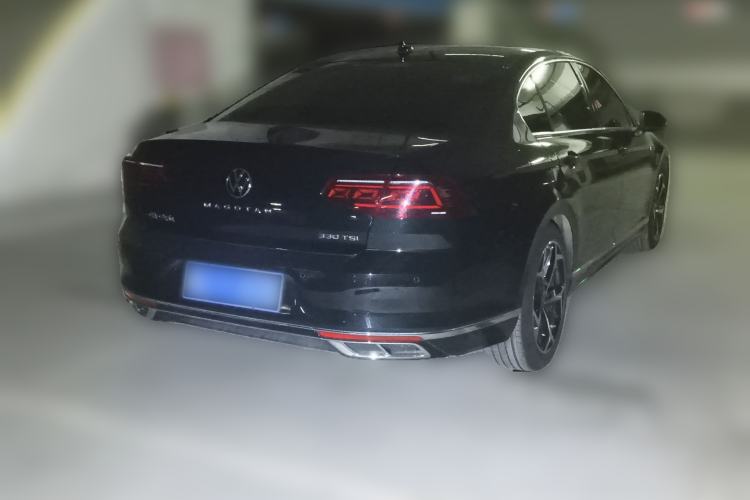 Used Volkswagen Magotan 2024 2 Million Units Zhongxiang Version 330TSI DSG Luxury Edition
