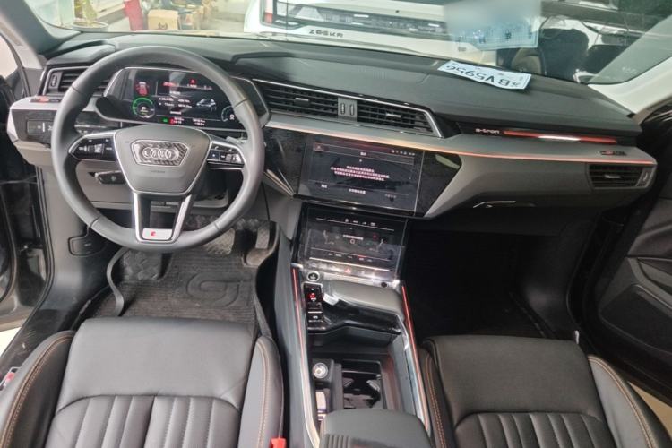 Used Audi e-tron 2021 50 quattro Luxury Edition Center Console