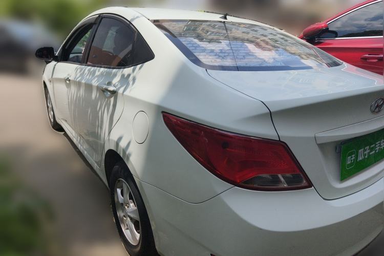 Used Hyundai Verna (older generation) 2014 1.4L Automatic Smart GLS Rear Left 45 Deg