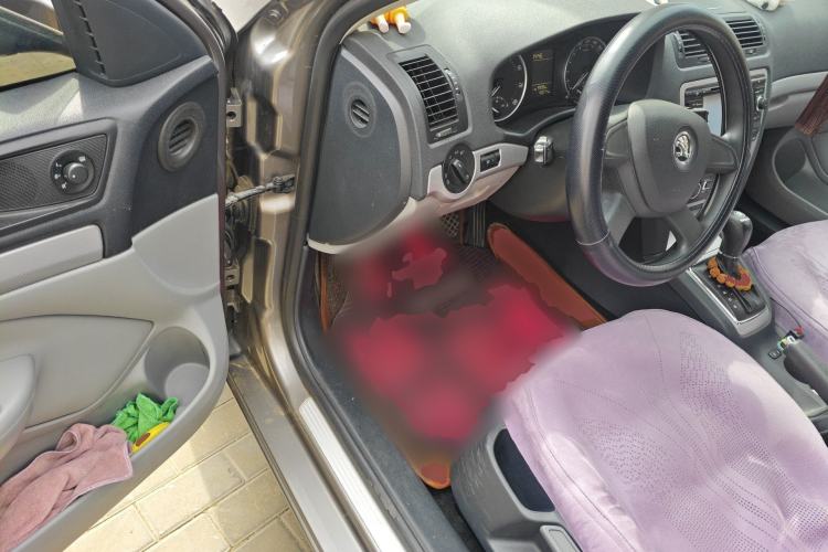 Used Skoda Octavia 2014 1.6L Automatic Yijun Edition Driver Seat