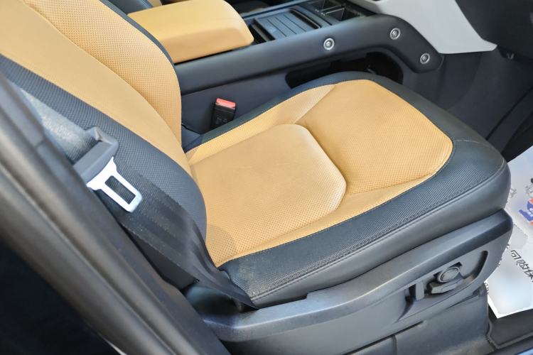 Used Land Rover Defender 2023 Facelift 110 3.0T P400 X-DYNAMIC HSE Right Front Seat