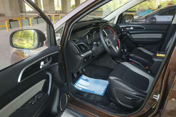 Used HYOSOW H3 2015 1.5L manual Comfort trim level