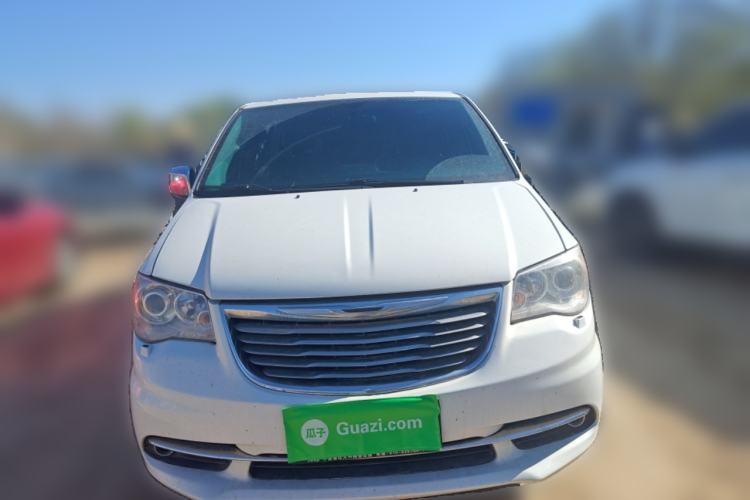 Used Chrysler Grand Voyager 2013 3.6L Luxury Edition Front