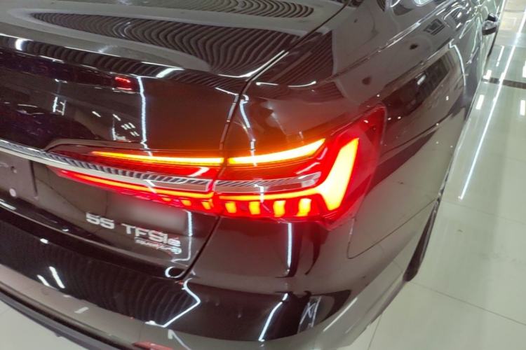 Used Audi A6L New Energy 2022 55 TFSI e quattro Right Rear Taillight