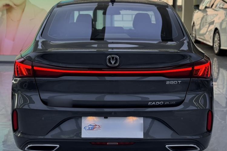 Used CHANGAN Eado 2023 Changan Edition PLUS Blue Whale NE 1.4T GDI DCT Prestige Version Exterior 3