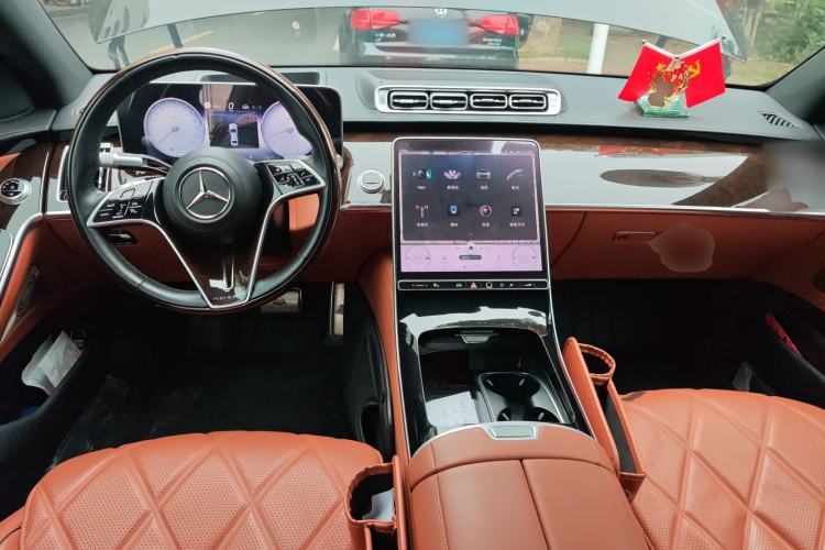 Used Mercedes-Benz Maybach S-Class 2021 S 480 4MATIC Center Console