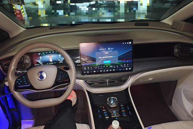 Used Denza D9 2022 DM-i 970 Four-Wheel Drive Prestige Model
