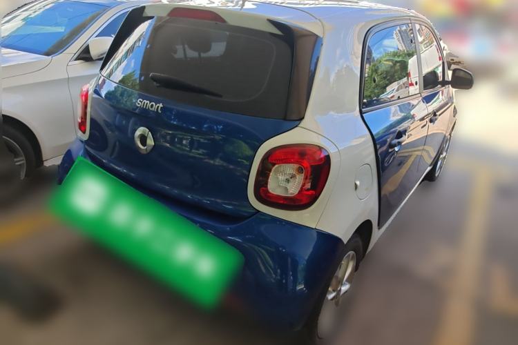 Used smart forfour 2016 1.0L 52 kW Dynamic Edition
