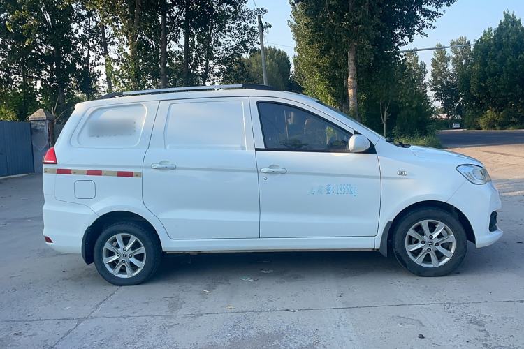 Used Dongfeng Fengon 330 2019 1.5L 330S Manual Luxury Van China VI Standard