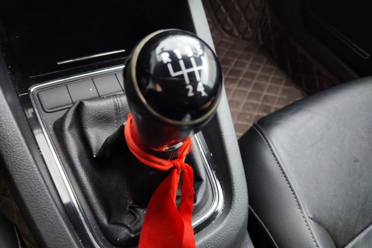 Used Volkswagen Sagitar 2015 1.6L Manual Comfort Model
