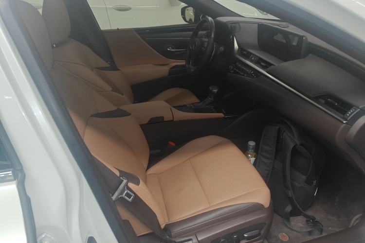 Used Lexus ES 2020 260 Excellence Edition
