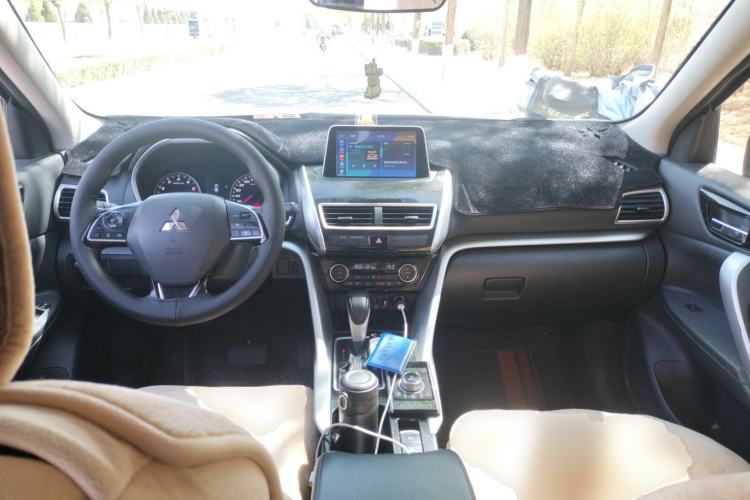 Used Mitsubishi Eclipse Cross 2018 1.5T CVT Two-Wheel Drive Belief Edition Center Console