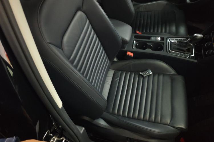 Used Volkswagen Magotan 2019 330TSI DSG Leading Model China VI Standard Right Front Seat