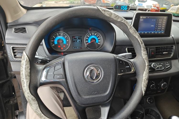 Used Dongfeng Fengon 330 2019 1.5L 330S Manual Comfort Version China VI Standard Steering Wheel