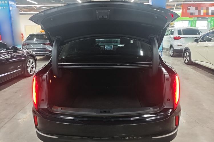 Used Hongqi E-QM5 2022 431 km Charge & Enjoy Edition Trunk