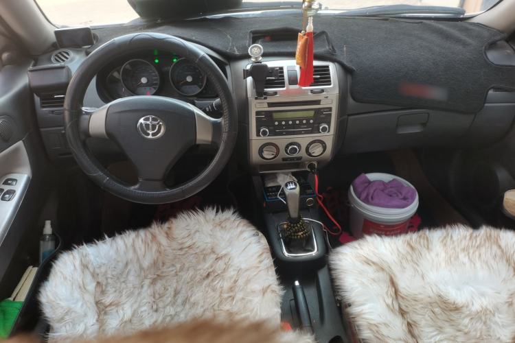 Used Brilliance Junjie FRV 2010 1.3L Manual Comfort Edition Center Console