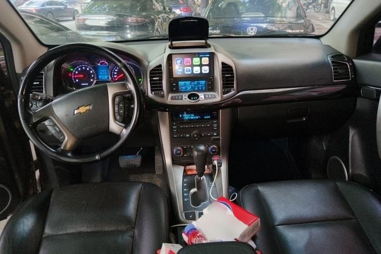 Used Chevrolet Captiva 2015 2.4L 4x4 Flagship Edition 7-Seater