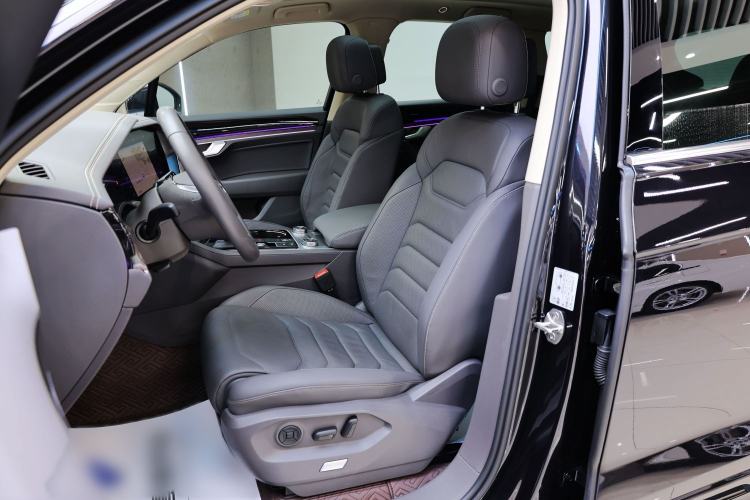 Used Volkswagen Touareg 2019 3.0 TSI RuiFeng Edition China V Standard Interior 6