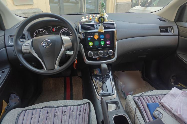 Used Nissan Tiida 2020 1.6L CVT Cool Edition Center Console