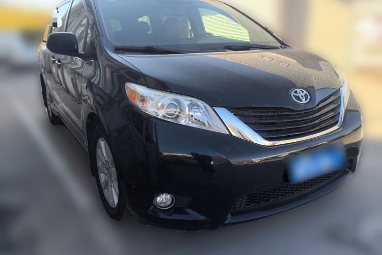 Used Toyota SIENNA 