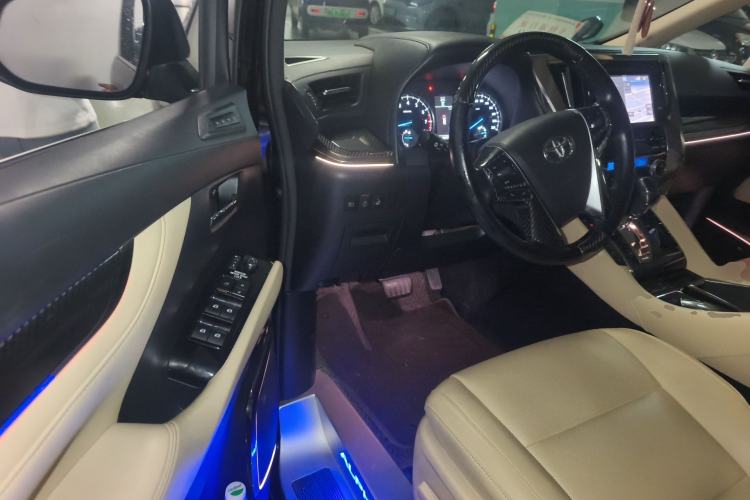 Used Toyota Alphard 2015 3.5L Luxury Edition
