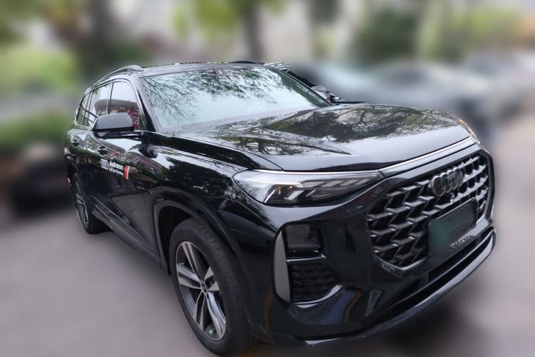 Used Audi Q6 2024 45 TFSI quattro Qiyun Edition Flying Rider Package 6 Seats Front Right 45 Deg