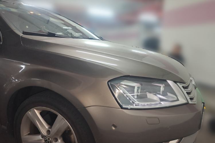 Used Volkswagen Magotan 2015 2.0 TSI Prestige Model Front Right 45 Deg